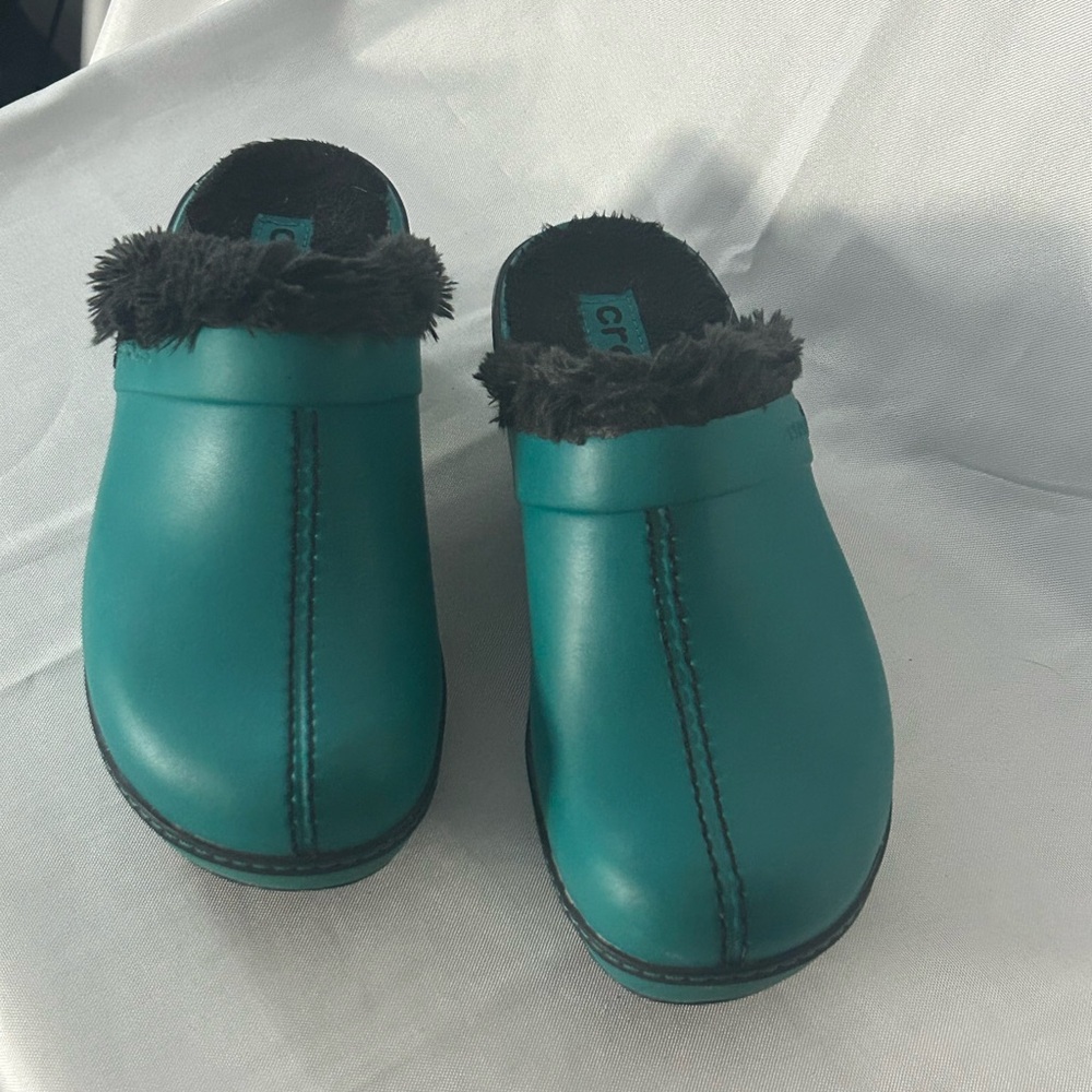 Crocs Cobbler Eva Clogs/Mules Women Size 7 Faux Fur Lined Slip On Juniper/black